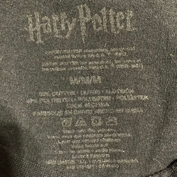 Harry Potter Hogwarts black t-shirt, medium - Picture 6 of 8